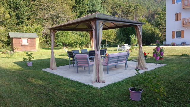 Giardino con gazebo Giardino con gazebo